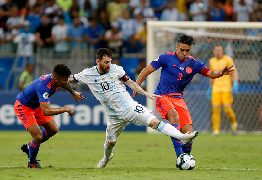 Аргентина - Колумбия 0:2 видео голов и обзор матча Копа Америка