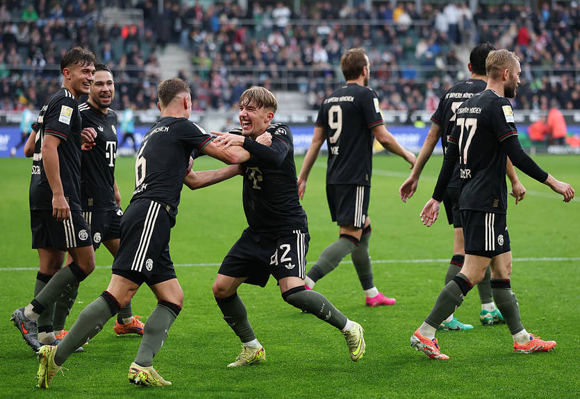 Баварія легко розібралася з Боруссією, граючи в більшості Баварія легко розібралася з Боруссією, граючи в більшості