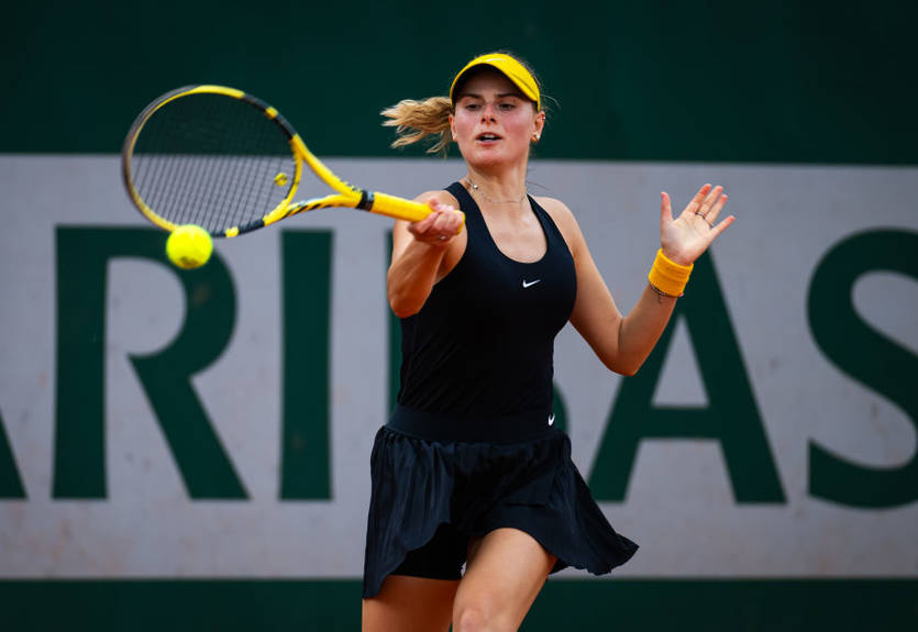 Украинская теннисистка Завацкая празднует юбилейную победу на турнире W35