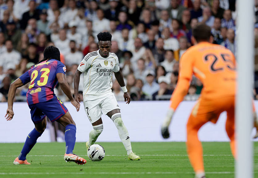 Голы и эмоции в видеообзоре Эль Класико Реал - Барселона