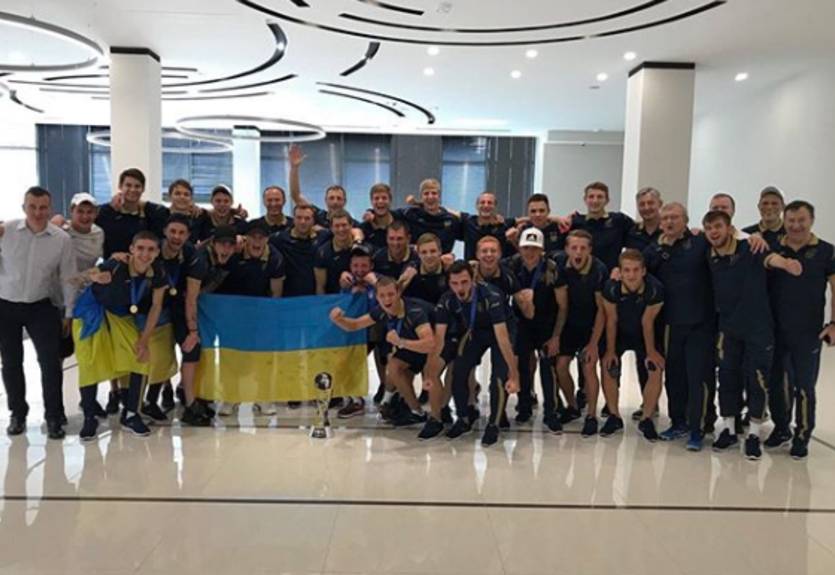 Мы - чемпионы мира: что писали в соцсетях игроки юношеской сборной Украины после победы на ЧМ U-20