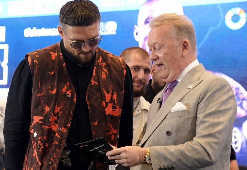 "Він має три варіанти": Промоутер висловився про подальші кроки Усика