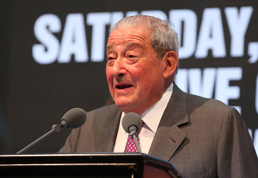 Арум: Уайлдер - слабак, он не сможет противостоять Фьюри