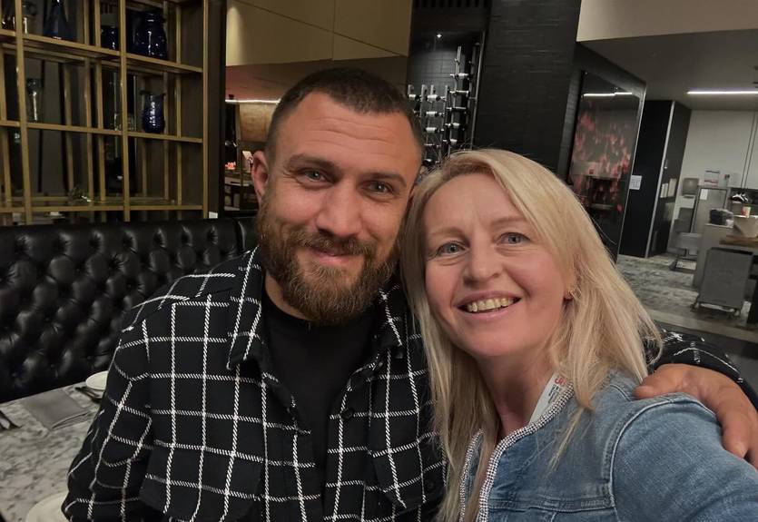 Шатерникова встретилась с Ломаченко в Колумбии: Спасибо за твое боксерское наследие Шатерникова встретилась с Ломаченко в Колумбии: Спасибо за твое боксерское наследие