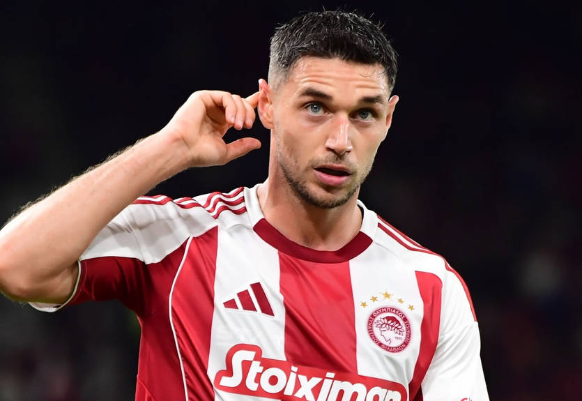 Олимпиакос с дублем Яремчука разгромил соперника в Кубке Греции Олимпиакос с дублем Яремчука разгромил соперника в Кубке Греции