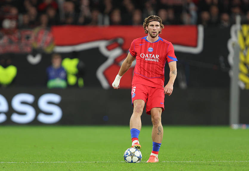 Стало известно, как оценили игру Забарного в матче ПСЖ против Лорьяна