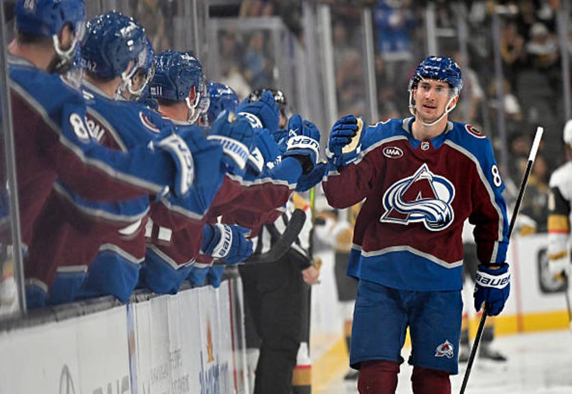 НХЛ: Колорадо одолел Вегас, Айлендерс смог переиграть Вашингтон НХЛ: Колорадо одолел Вегас, Айлендерс смог переиграть Вашингтон