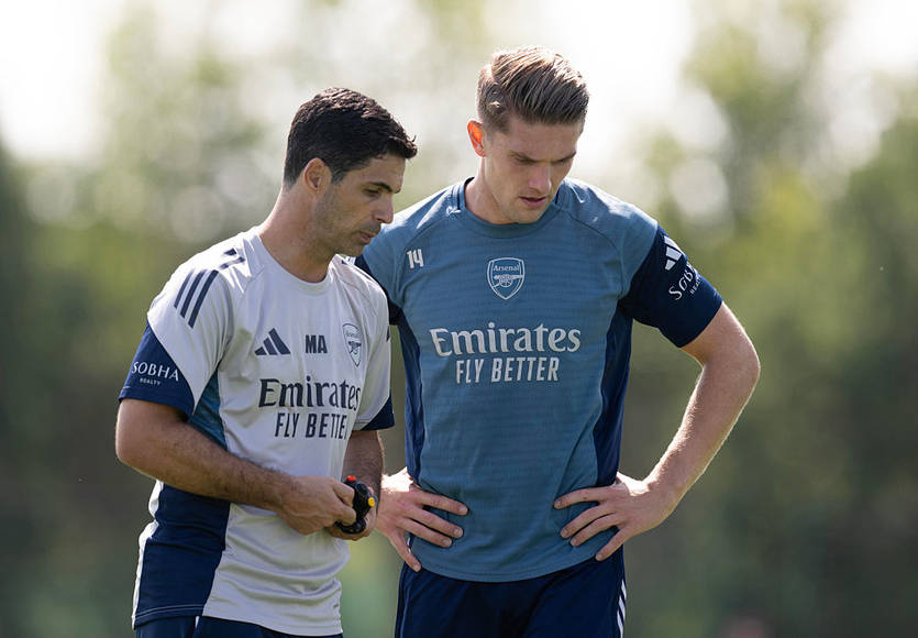 Мікель Артета та Віктор Дьокереш / Getty Images