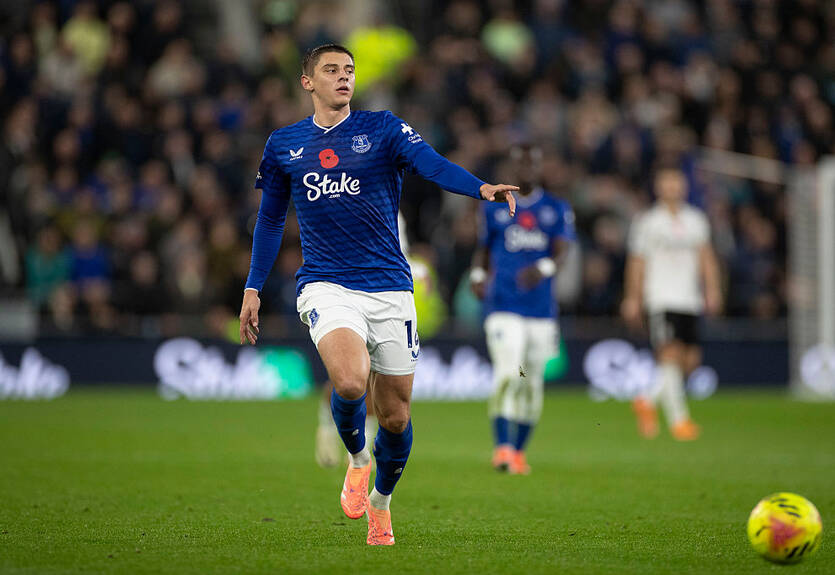 Миколенко визнаний одним із найкращих у матчі Евертона проти Фулхема
