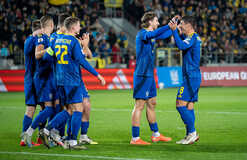 Збірна України прибула у Париж на матч кваліфікації ЧС-2026 із Францією