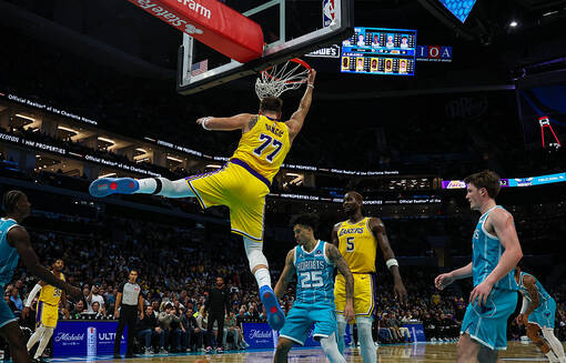 НБА: Маямі здолало Клівленд, Лейкерс перемогли Шарлотт