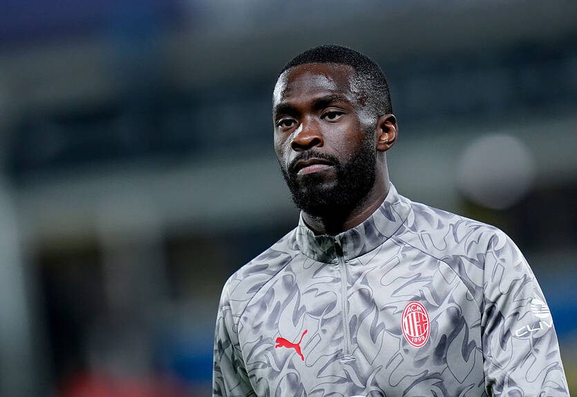 Мілан погоджує новий довгостроковий контракт із ключовим захисником