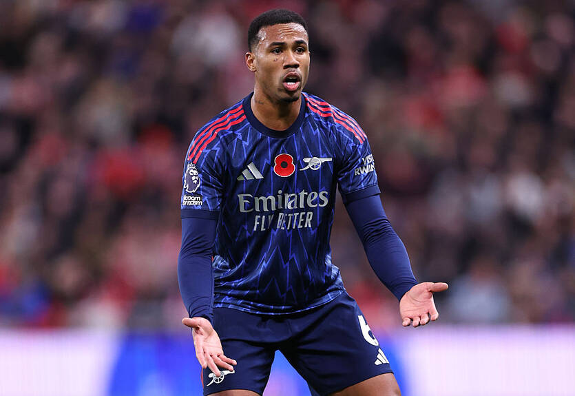 Арсенал потерял на неопределенный срок ключевого защитника