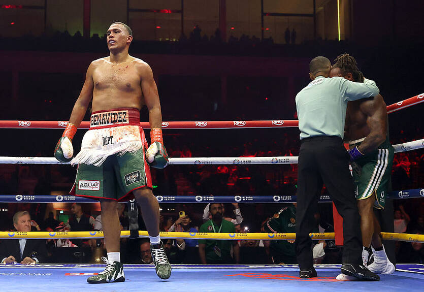 Бенавидес разнес Ярда в бою за титул WBC