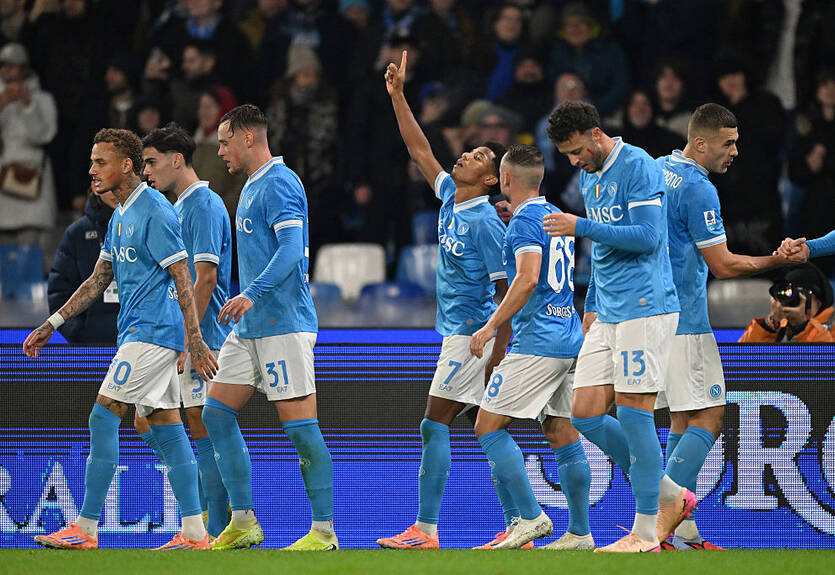 Наполі продовжив свою безпрограшну домашню серію