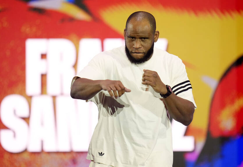 Санчес получит нового соперника для элиминатора за статус претендента для Усика