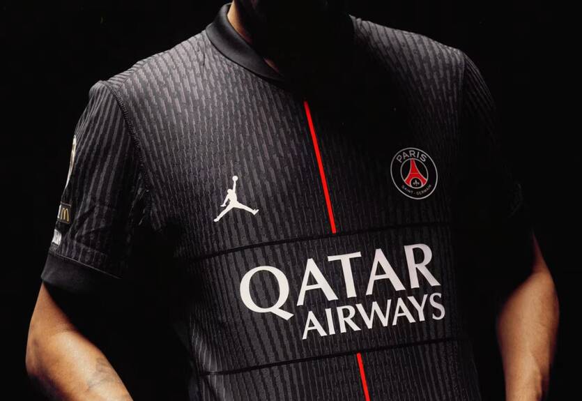 ПСЖ презентовал четвертую форму на этот сезон ПСЖ презентовал четвертую форму на этот сезон