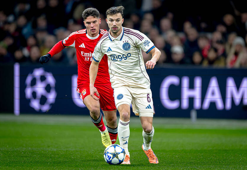 Трубин и Судаков помогли Бенфике обыграть Аякс Трубин и Судаков помогли Бенфике обыграть Аякс