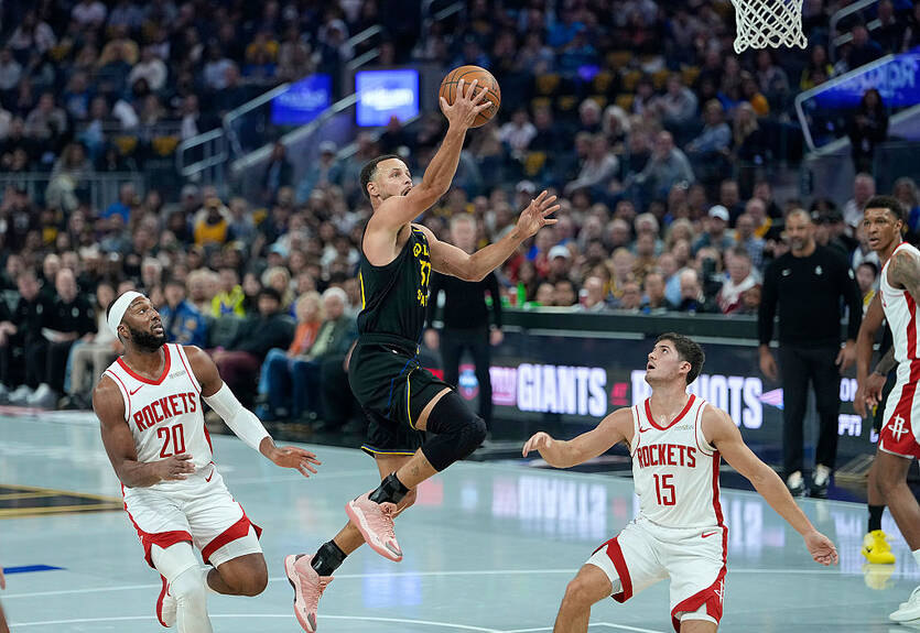 Главная звезда Уорриорз получила повреждение в матче с Хьюстоном