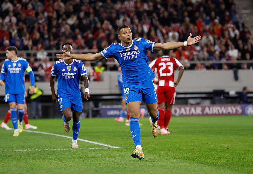 Мбаппе оформил один из самых быстрых хет-триков в истории ЛЧ