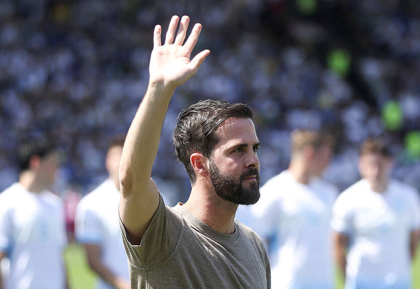 Экс-хавбек Барселоны принял решение завершить карьеру