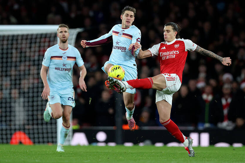 Арсенал - Брентфорд / Getty Images