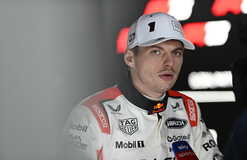 Ферстаппен - о чемпионском трофее: У меня дома четыре таких