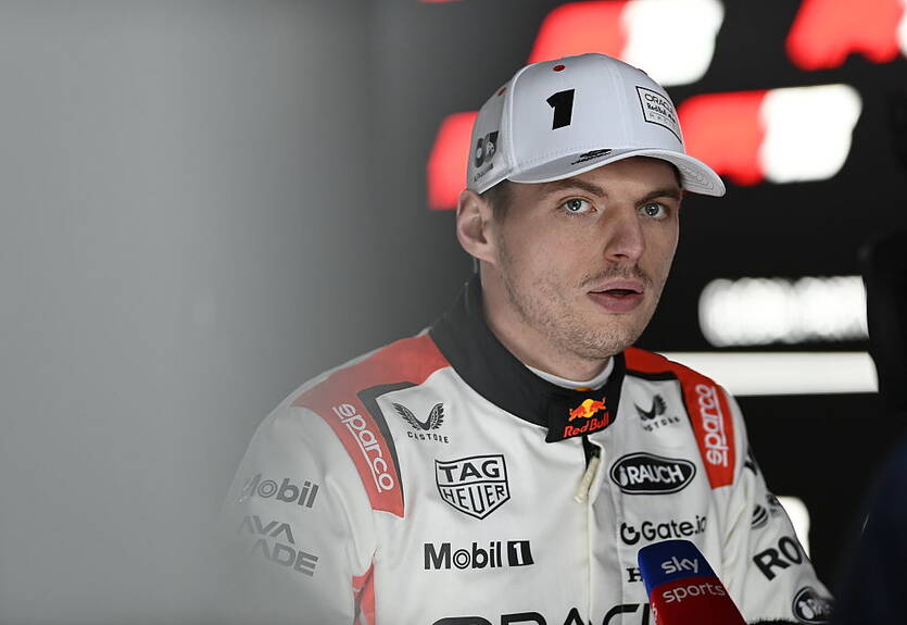 Ферстаппен - о чемпионском трофее: У меня дома четыре таких Ферстаппен - о чемпионском трофее: У меня дома четыре таких