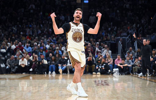 НБА: Голден Стэйт вырывает победу у Кливленда, Бруклин громит Новый Орлеан