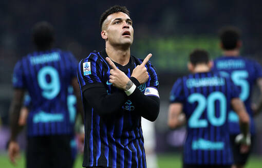 Барселона хочет купить аргентинца. Клуб нацелился на форварда из Серии А