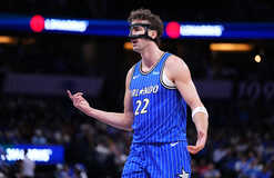 Звезда Орландо травмировал колено в матче против Нью-Йорка