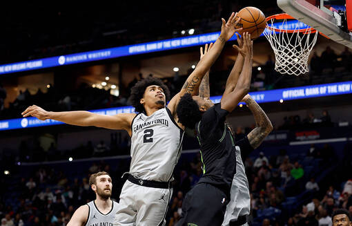 НБА: Сан-Антонио обыграл Новый Орлеан, Финикс справился с Миннесотой