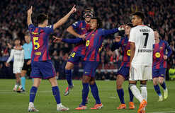 Барселона вырвала победу над Айнтрахтом