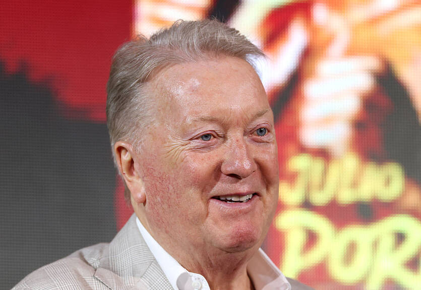 Уоррен объяснил, почему Усик отказался от боя с Уордли Уоррен объяснил, почему Усик отказался от боя с Уордли