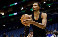 Вембаньяма пропустит четвертьфинал Сперс против Лейкерс Вембаньяма пропустит четвертьфинал Сперс против Лейкерс