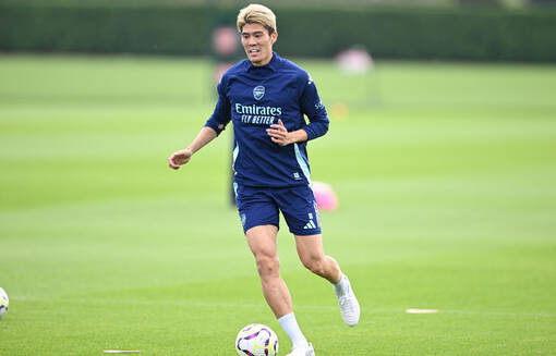 Аякс согласовал условия контракта с экс-защитником Арсенала