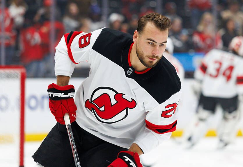 Нью-Джерси потерял лучшего снайпера по неспортивным причинам