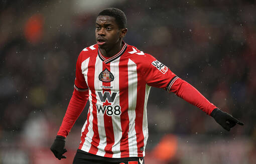 МЮ нацелился на хавбека новичка АПЛ