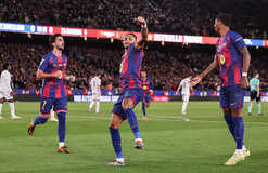 Дубль Рафиньи принес Барселоны волевую победу