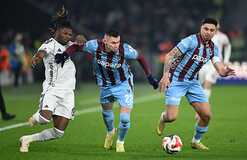 Зубков голом и ассистом спас Трабзонспор от поражения Бешикташу