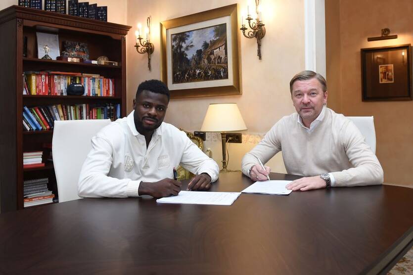 Проспер Обах (слева) / ФК Шахтер