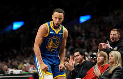 Карри превзошел очередное достижение Джордана Карри превзошел очередное достижение Джордана