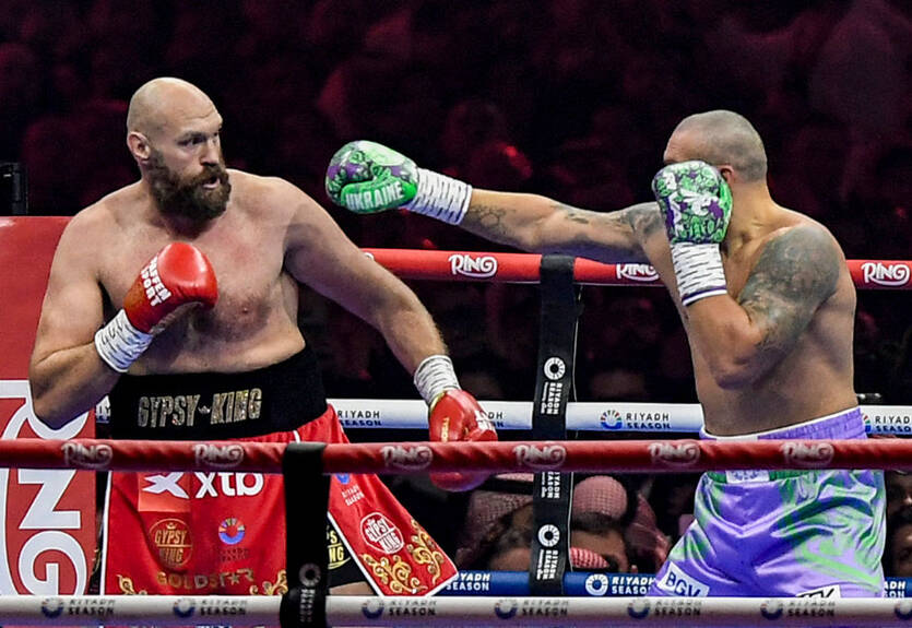 "Не раз говорил об этом": Промоутер Фьюри заявил о его желании получить третий бой с Усиком