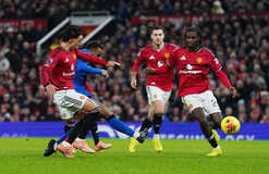 Манчестер Юнайтед и Борнмут выдали безумный голепад, не определив победителя