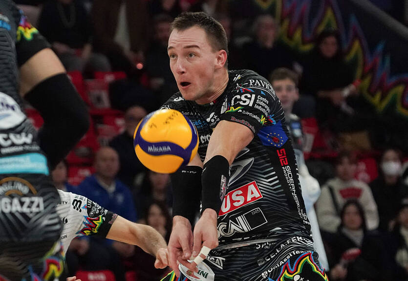 Перуджа Плотницкого с победы стартовала на клубном ЧМ