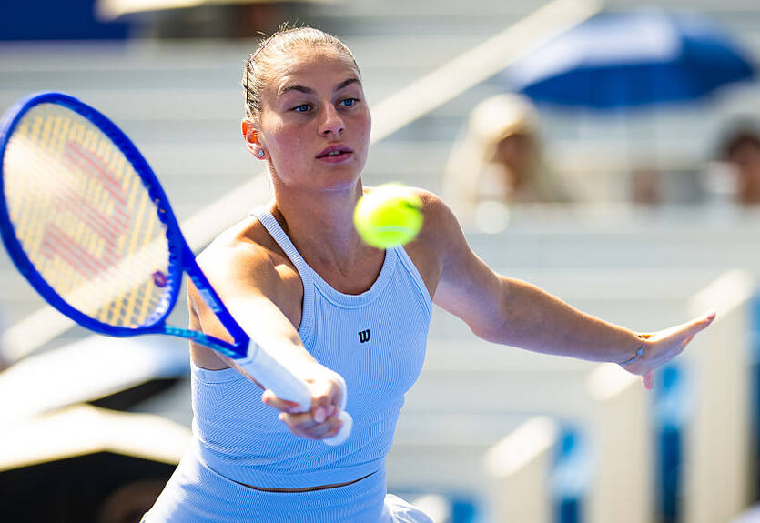 Свитолина доминировала над Костюк в парном разряде на турнире в Индии