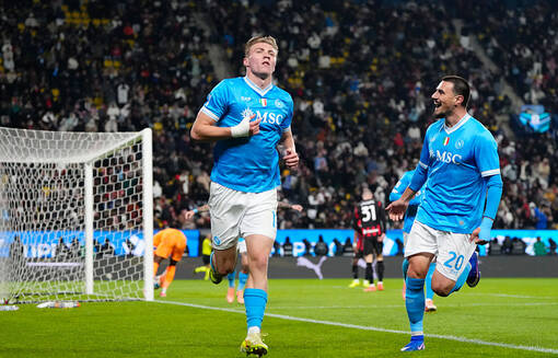 Наполи вышел в финал Суперкубка Италии, одолев Милан