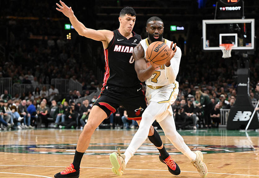 НБА: Бостон розібрався з Маямі, Міннесота обіграла Оклахому