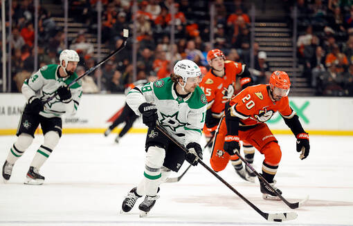 НХЛ: Даллас разгромил Анахайм, Флорида вырвала победу у Каролины