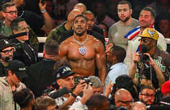 Джошуа нокаутував Пола в шостому раунді